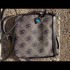 Cute Dooney and Burke crossbody !